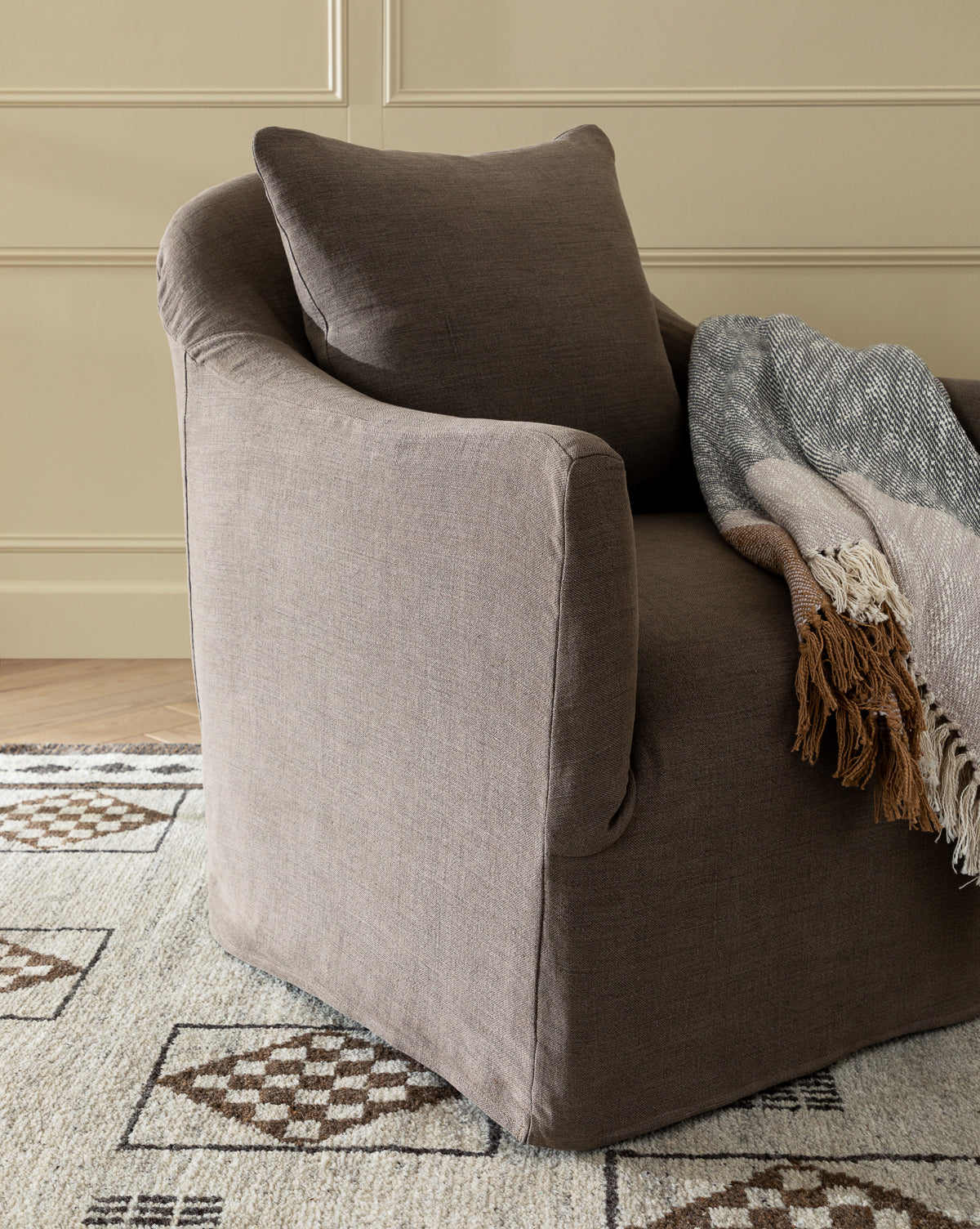 Trudeaux Slipcover Swivel Chair