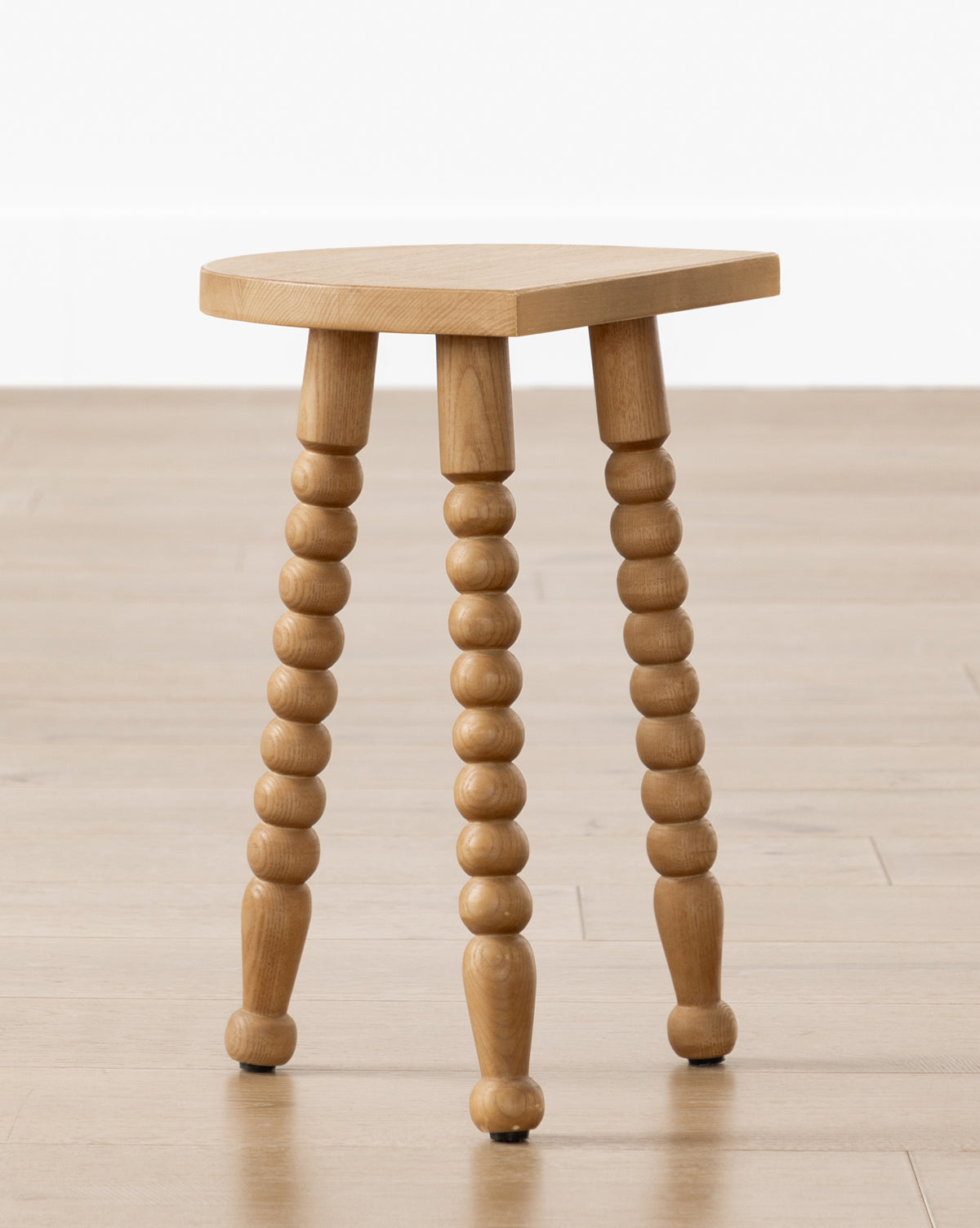 Lil' outlet Walnut round stool