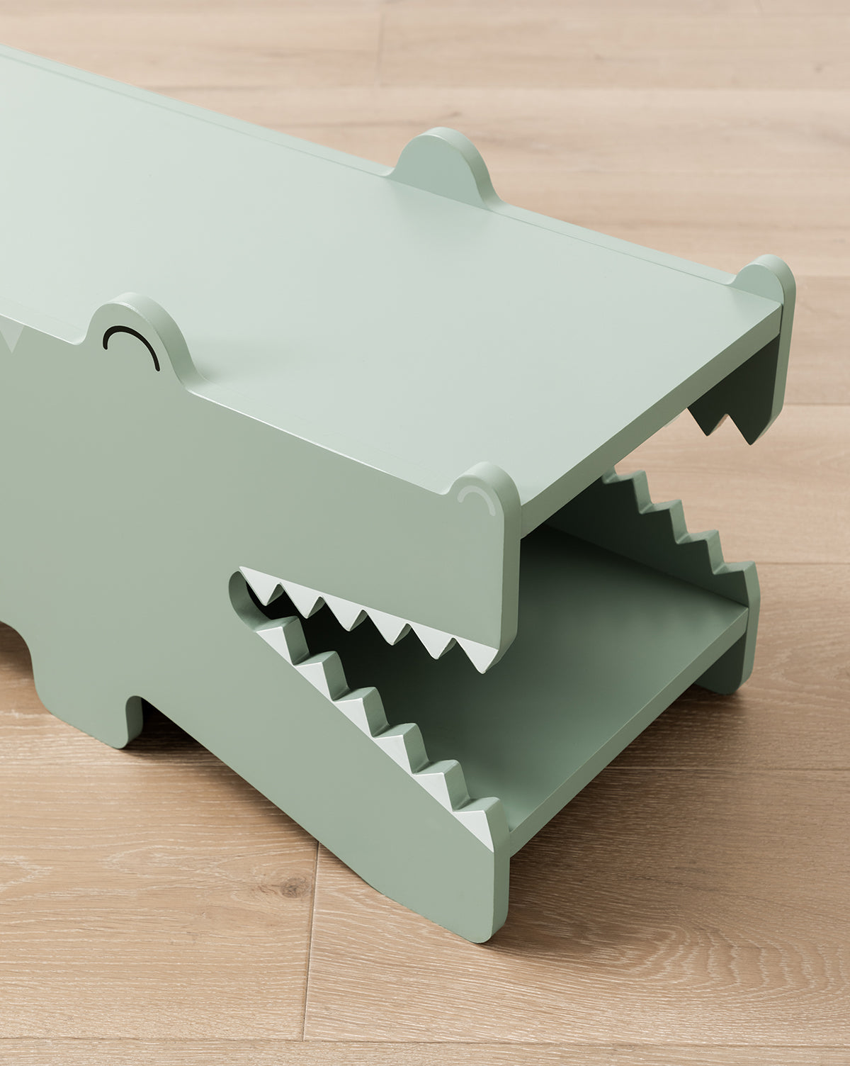 Alligator Storage Bench