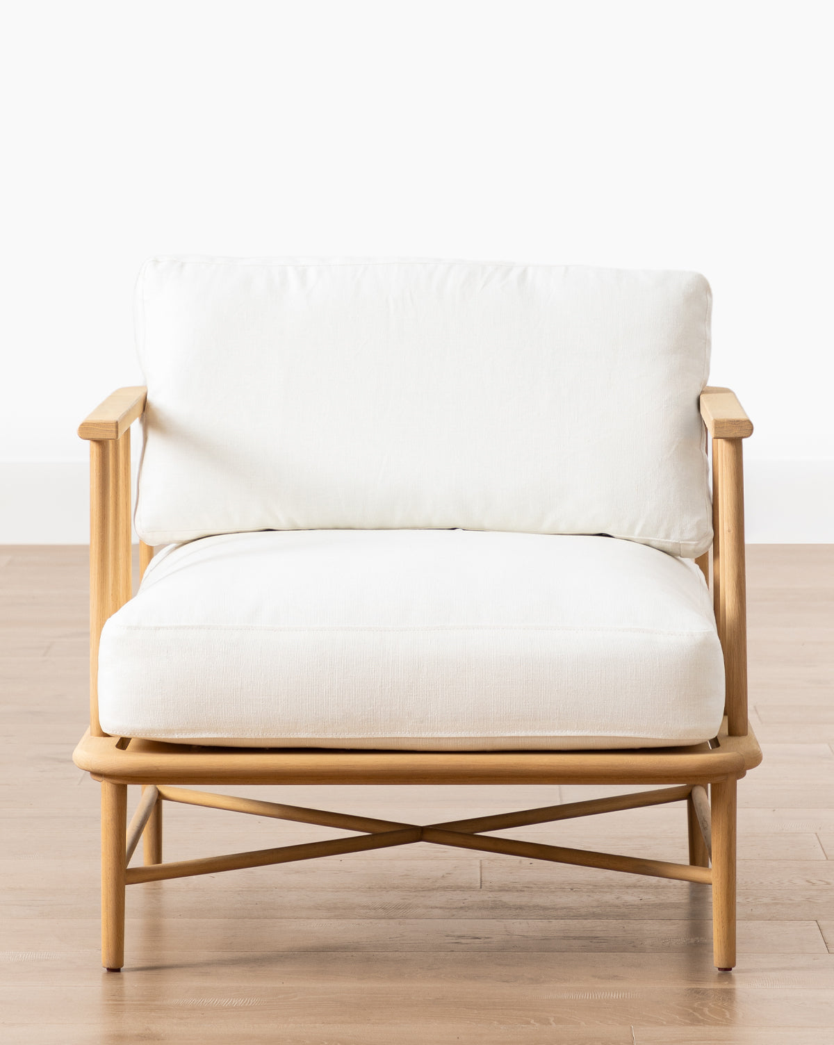 Alma Lounge Chair