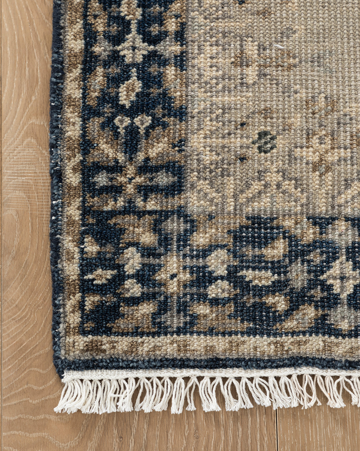 Deveraux Hand-Knotted Wool Rug