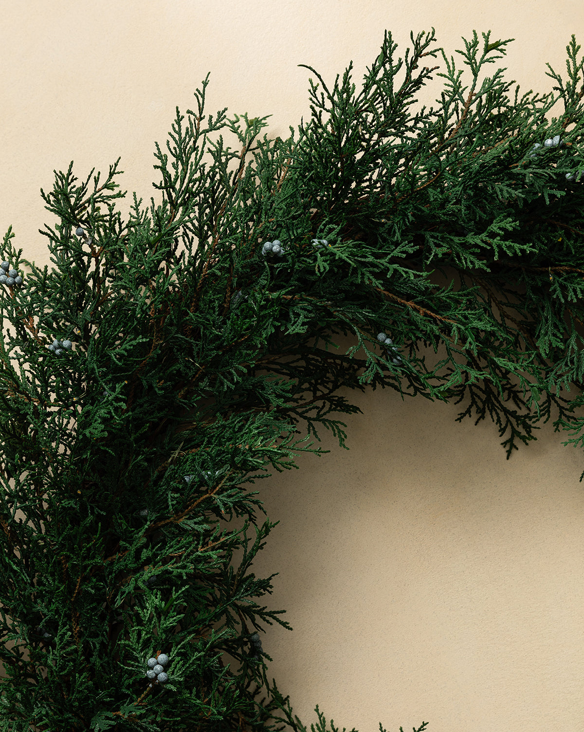 30" Faux Pre-lit Blueberry & Juniper Wreath