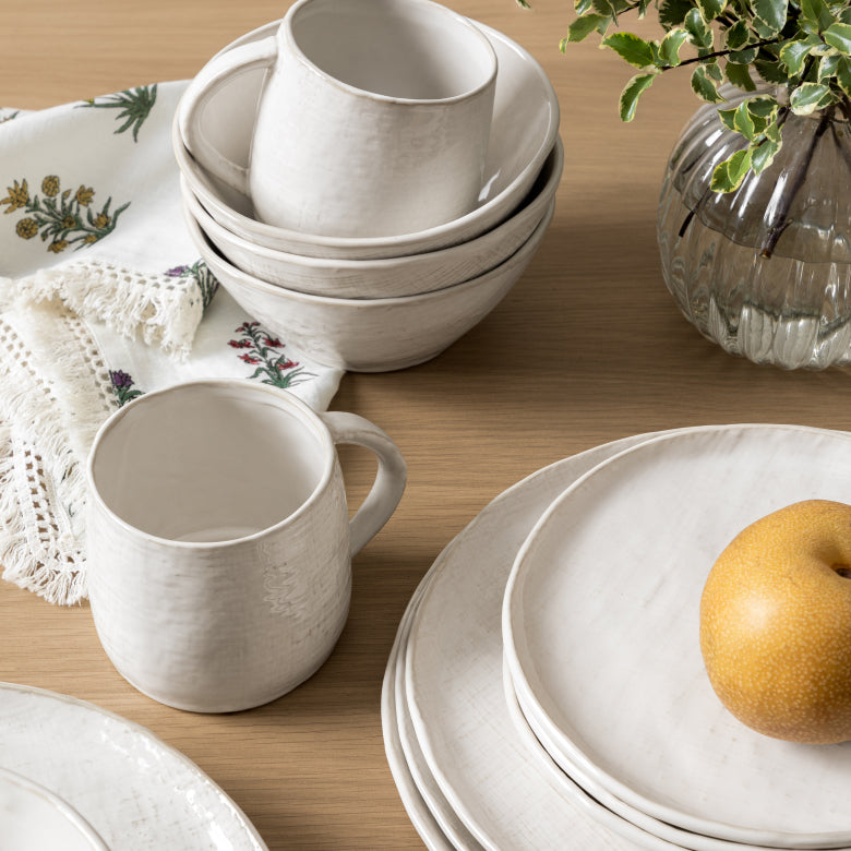 Dinnerware and serveware outlet set