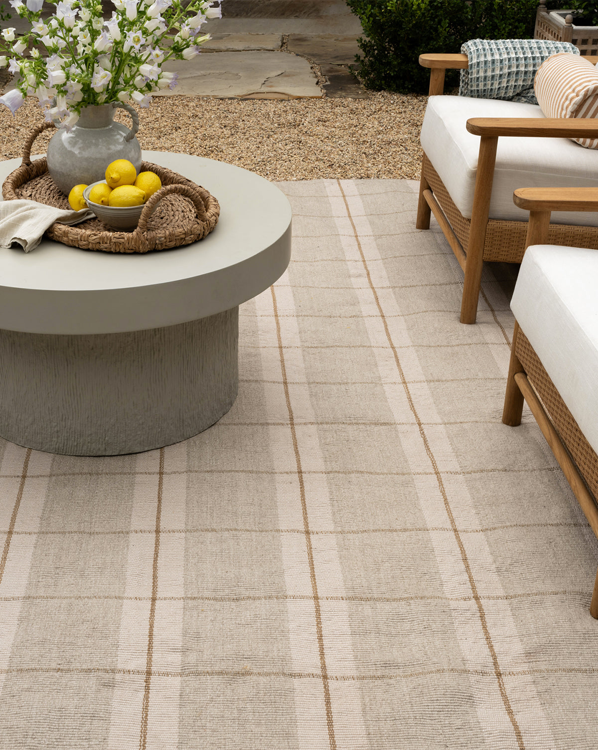 Hanlon Handwoven Indoor/Outdoor Rug