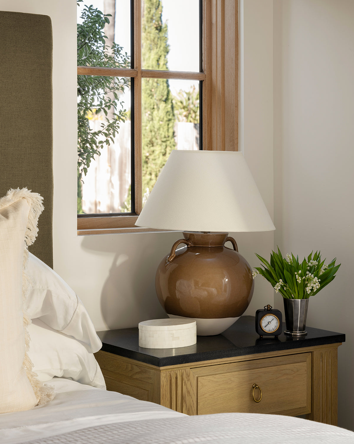 Amphora Table Lamp