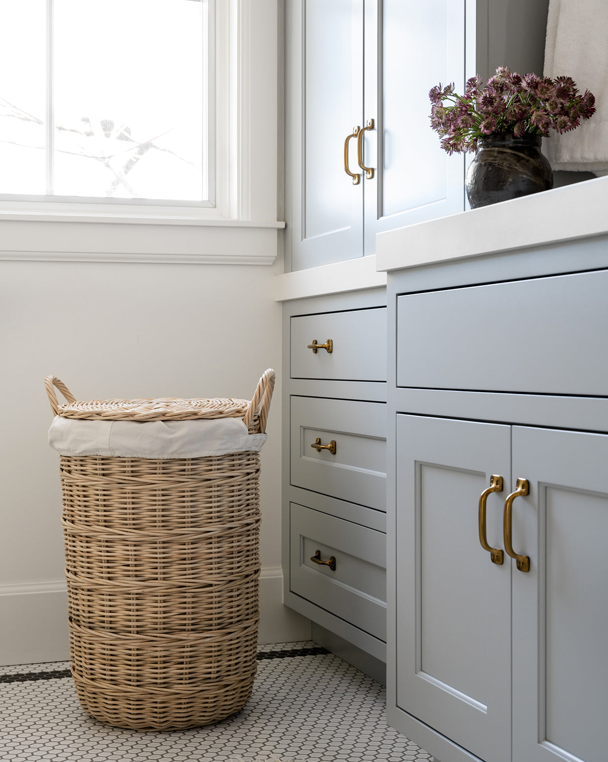 Rattan Lidded Laundry Bin