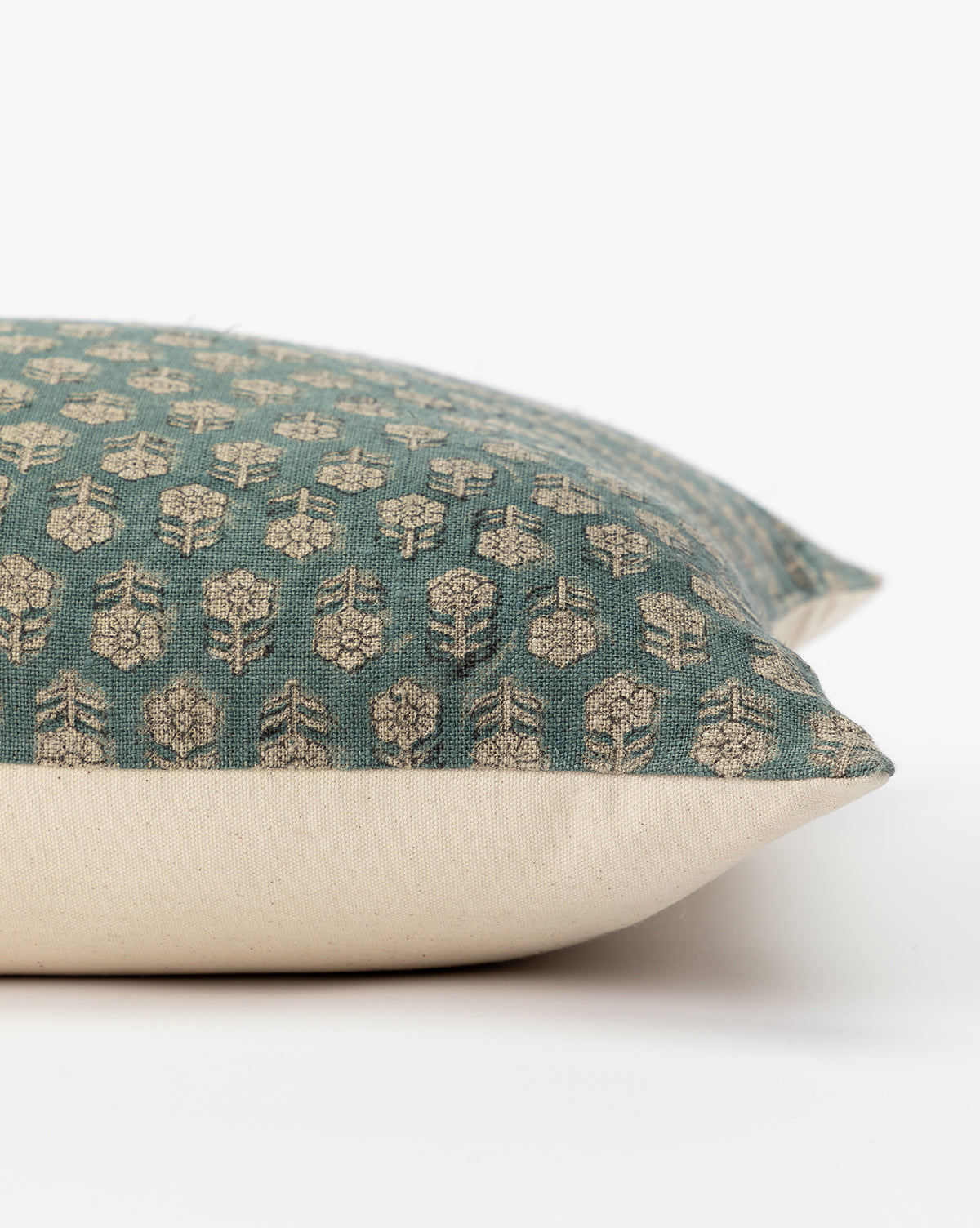 Perla Pillow Cover