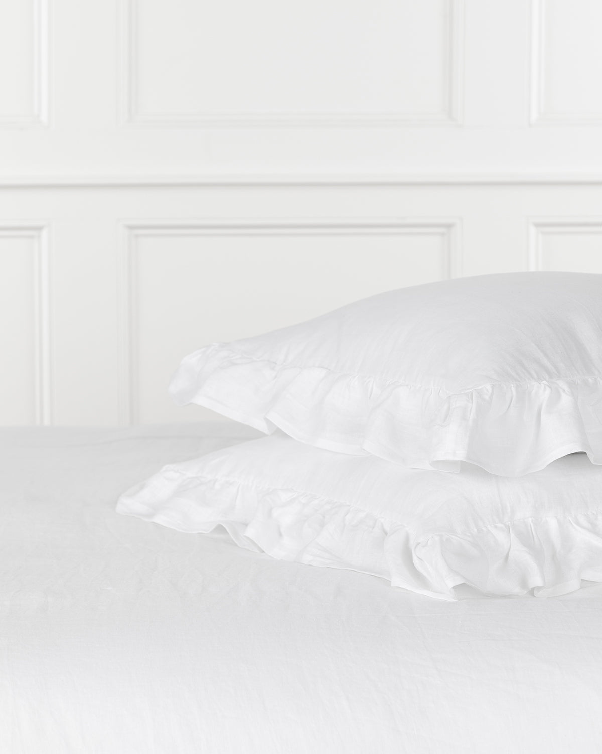 Ruffle White Linen Shams (Set of 2)