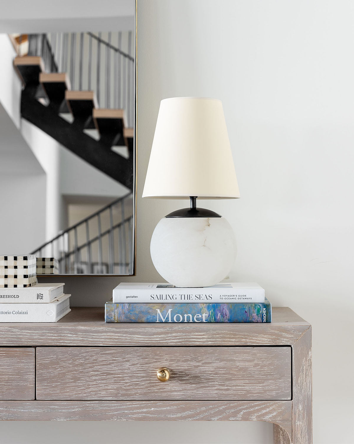 Terri Round Table Lamp